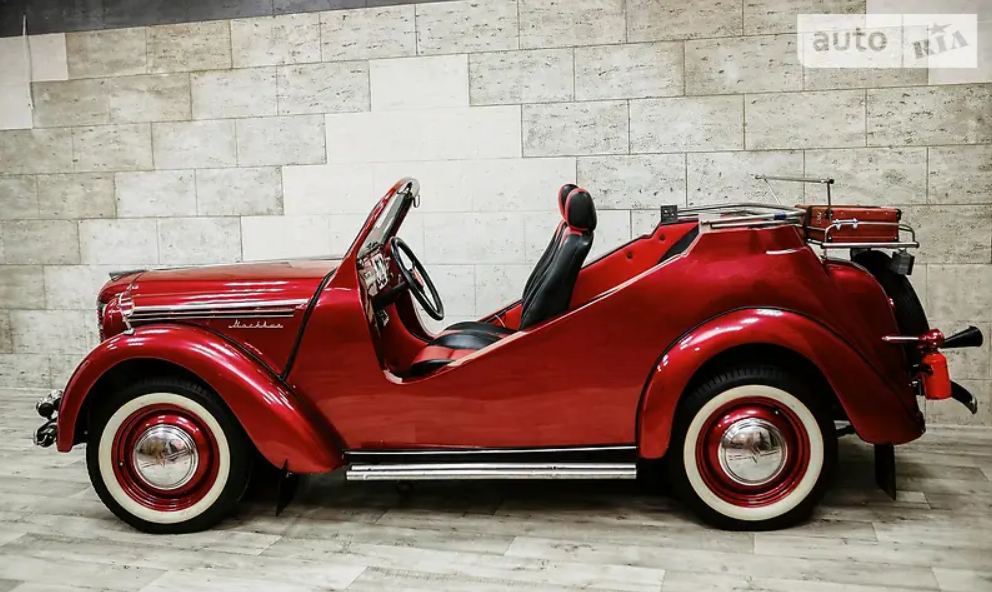 Три найефектніші ретроавто, які продають в Україні: ціни і фото